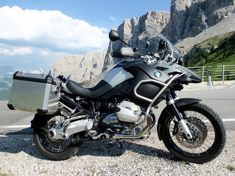 GS on Passo di Gardena 4.7.10.JPG
